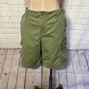 Vintage  size 36 green cargo shorts